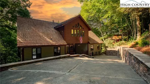 324 Buckeye Ln, Seven Devils, NC 28604