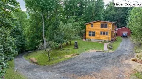 300 Bowlick Ln, Elk Park, NC 28622