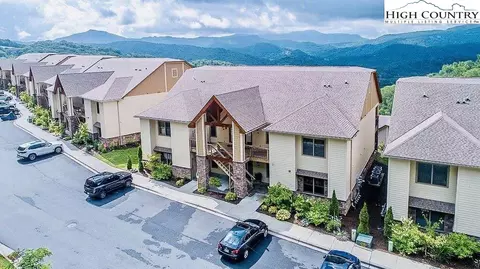 552 Penny Ln #1A, Banner Elk, NC 28604