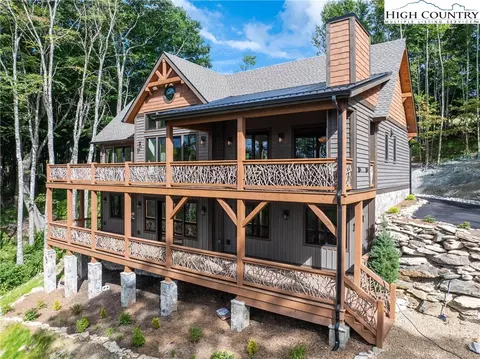 159 Red Sky Pkwy, Banner Elk, NC 28604