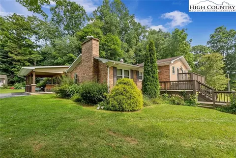 936 Grange Hall Rd, Troutdale, VA 24378