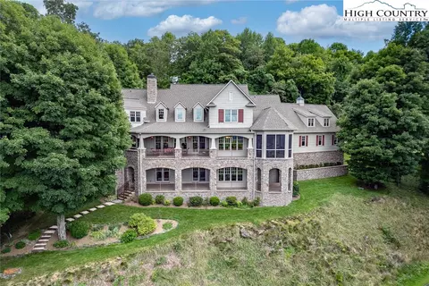 879 Winding Ridge Dr, West Jefferson, NC 28694