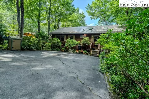 126 Ash Loop, Newland, NC 28657 photo 3