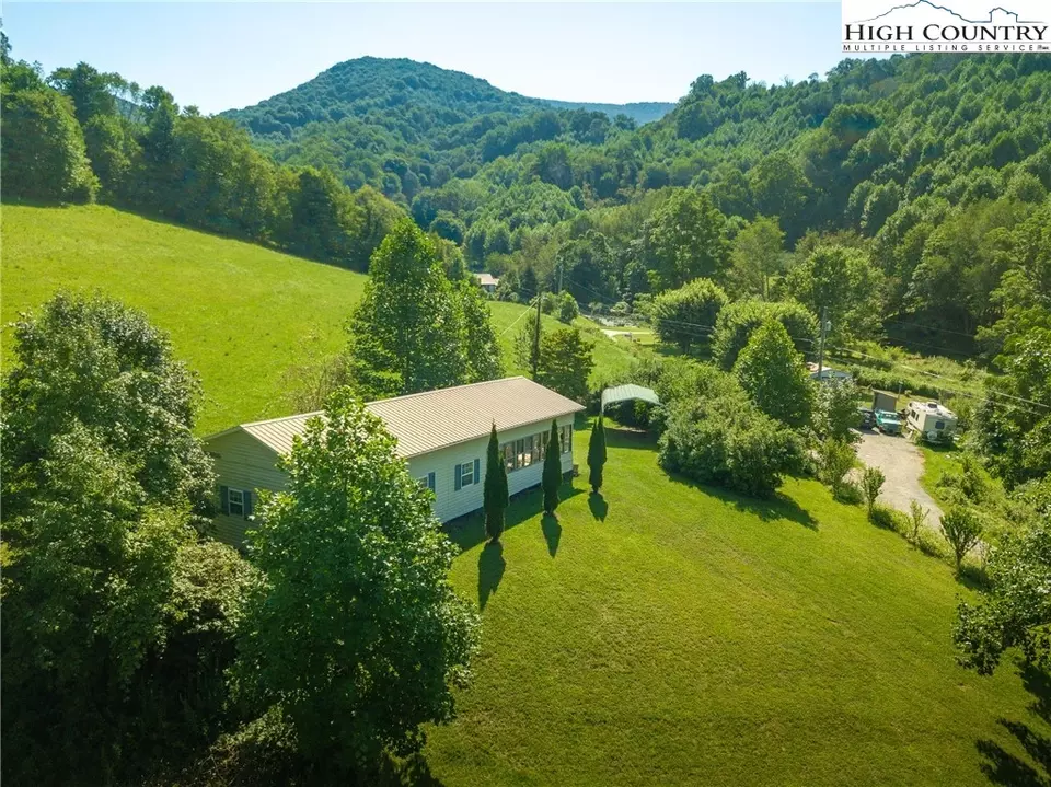  205 Clay Wilson Dr, Zionville, NC 28698 photo 5