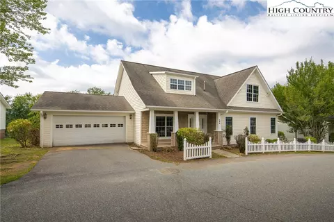 198 Somerset Dr, Boone, NC 28607 photo 3