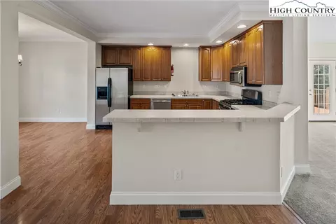 198 Somerset Dr, Boone, NC 28607 photo 8