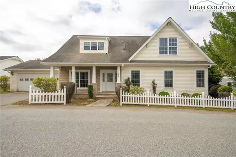 198 Somerset Dr, Boone, NC 28607
