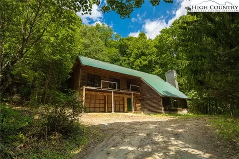 8824 Nc Highway 194 S, Banner Elk, NC 28604