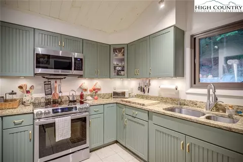 134 Maple, Boone, NC 28607 photo 9