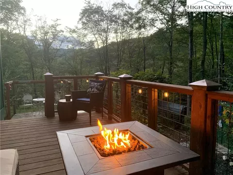 925 E Big Springs Rd, Lansing, NC 28643 photo 9