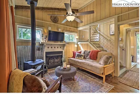 925 E Big Springs Rd, Lansing, NC 28643 photo 19