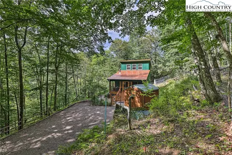 925 E Big Springs Rd, Lansing, NC 28643 photo 2