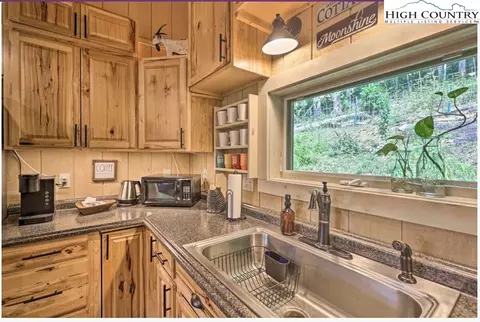 925 E Big Springs Rd, Lansing, NC 28643 photo 22