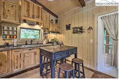 925 E Big Springs Rd, Lansing, NC 28643 photo 21