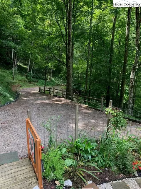 925 E Big Springs Rd, Lansing, NC 28643 photo 17