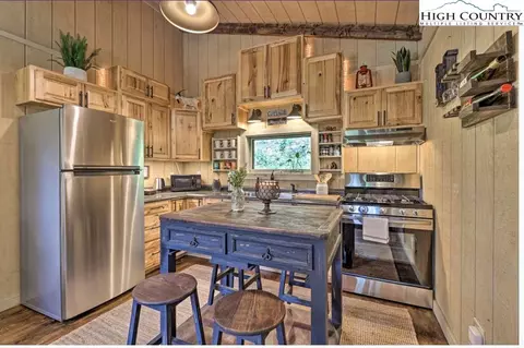 925 E Big Springs Rd, Lansing, NC 28643 photo 20