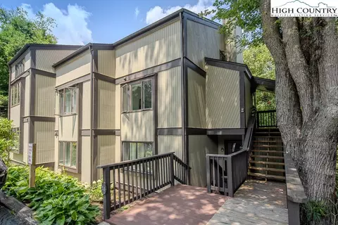 300 Glenwood Ln #53, Sugar Mountain, NC 28604