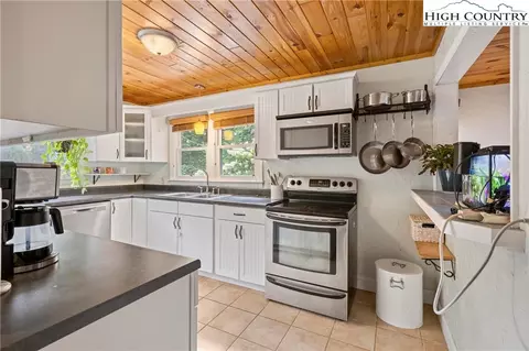 233 Ridgewood Dr, Boone, NC 28607 photo 15