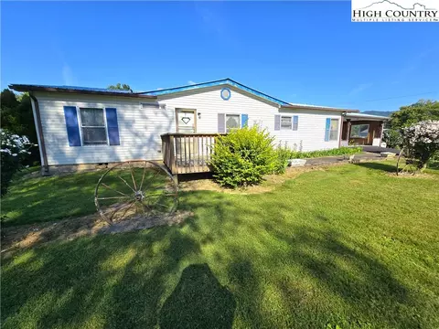 294 Collins Dr, Mountain City, TN 37683