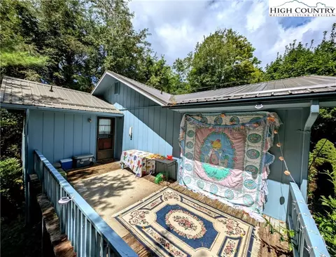 247 Old Bristol Rd, Boone, NC 28607 photo 3