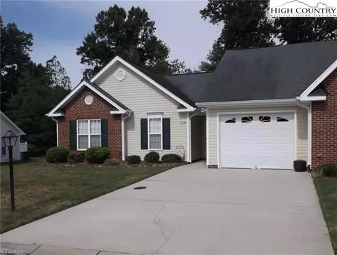 2116 Weststone Rd #A, Clemmons, NC 27012