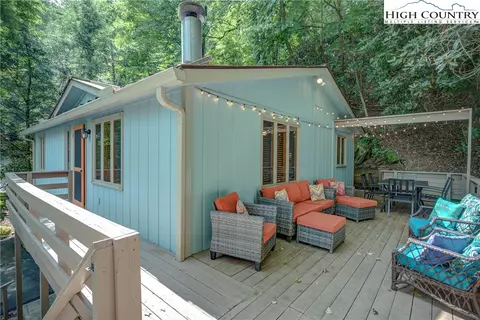 188 Laurel Ridge Rd, Banner Elk, NC 28604