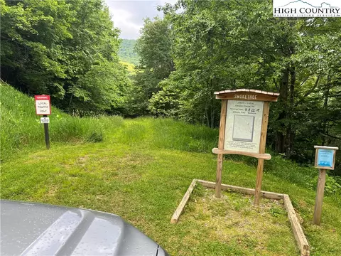 111 Smoketree Rd, Beech Mountain, NC 28604