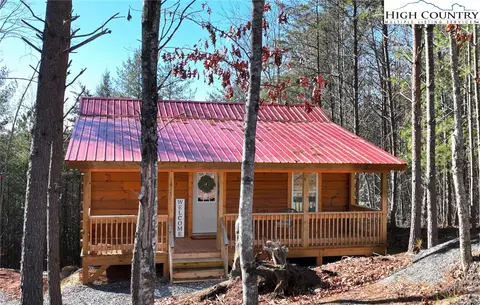 1817 Blowing Pines Ct, Lenoir, NC 28645