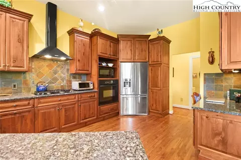 352 Wren Way, Banner Elk, NC 28604 photo 15