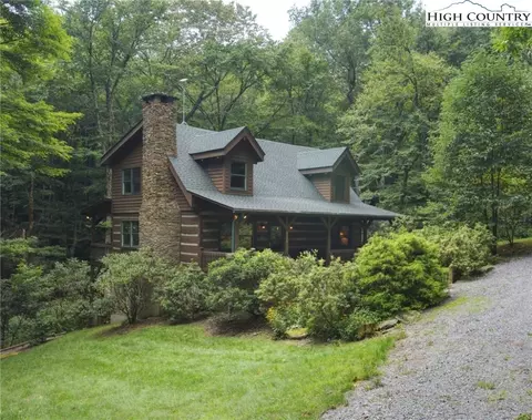 8556 Dancing Bear Ln, Blowing Rock, NC 28605