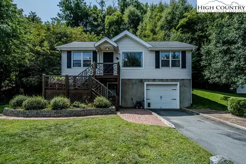 676 White Laurel Ln, Boone, NC 28607