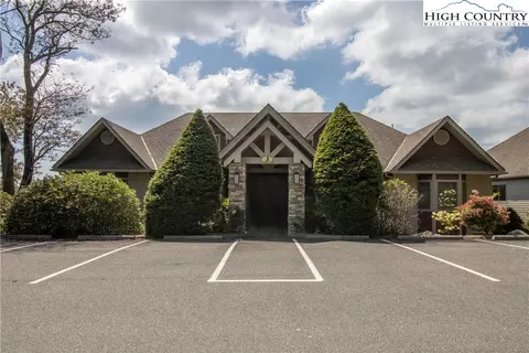 419 Craggy Pointe #3A, Sugar Mountain, NC 28604
