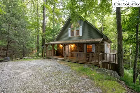 683 Hawkbill Rd, Ferguson, NC 28624