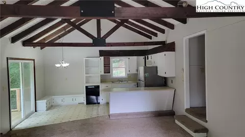 378 Homespun Hills Rd, Boone, NC 28607 photo 3