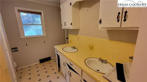378 Homespun Hills Rd, Boone, NC 28607 photo 8