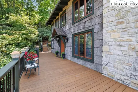 500 E Circle Dr, Boone, NC 28607 photo 3