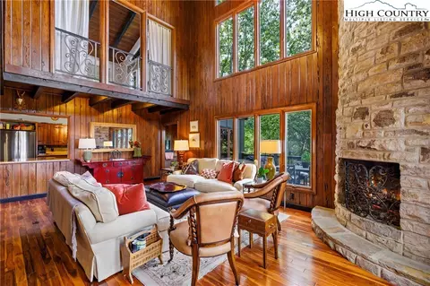 500 E Circle Dr, Boone, NC 28607 photo 6