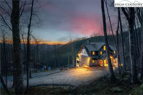 34 Sky Rock Dr, Banner Elk, NC 28604