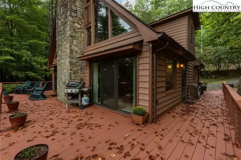 431 Roaring Ridge Rd, Deep Gap, NC 28618