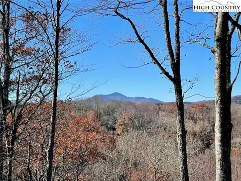 142 Tanglewood Trl, Blowing Rock, NC 28605