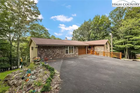498 St Andrews Rd, Beech Mountain, NC 28604