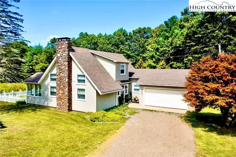 3055 Mountain View Rd, Glade Valley, NC 28627
