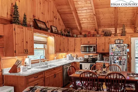 596 Joe Shoemaker Rd, Vilas, NC 28692 photo 9
