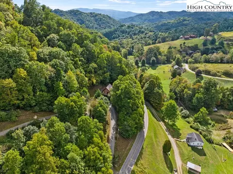 596 Joe Shoemaker Rd, Vilas, NC 28692 photo 4