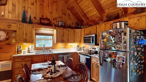 596 Joe Shoemaker Rd, Vilas, NC 28692 photo 7
