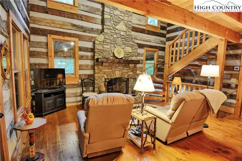 1332 Tomahawk Dr, Todd, NC 28684 photo 5