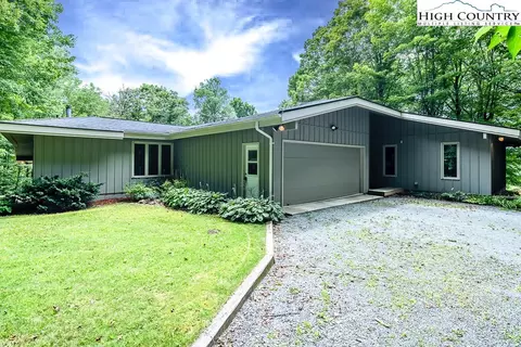1877 Lee Gualtney Rd, Banner Elk, NC 28604