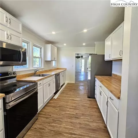 254 Green St, Boone, NC 28607 photo 7