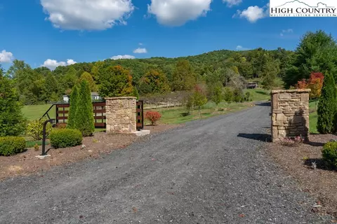 1 Summit View Pkwy, Spruce Pine, NC 28777 photo 3
