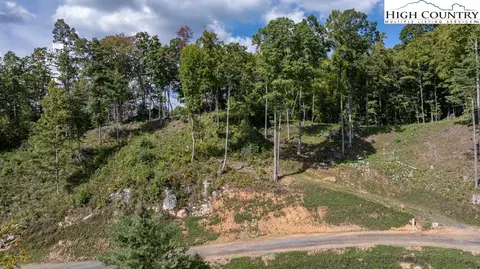 30 Summit View Pkwy, Spruce Pine, NC 28777